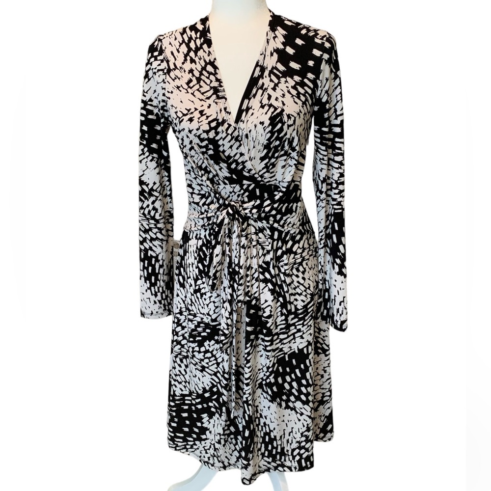 MICHAEL KORS Black and White Jersey Tie Front Dress Size 2